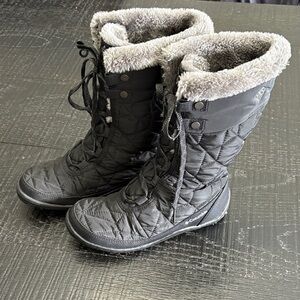 Columbia Women's Black and Grey Winter Boots